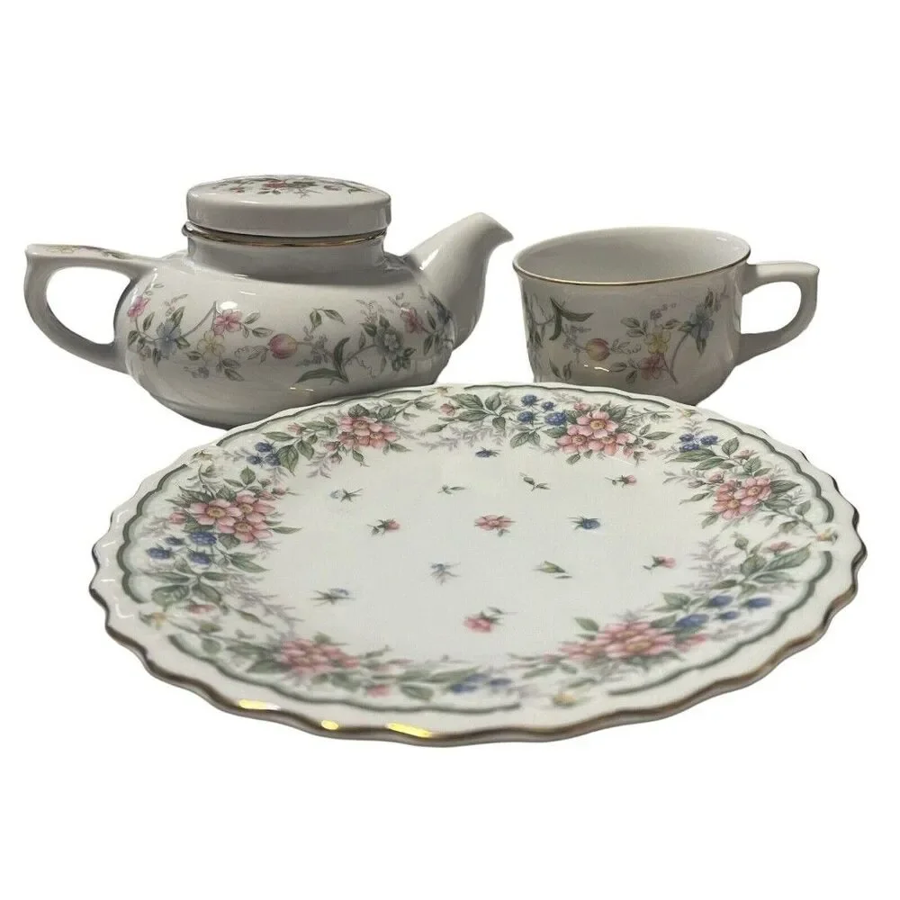 Andrea By Sadek Serve Tea Pot with Lid, Cup And Plate Porcelain Set